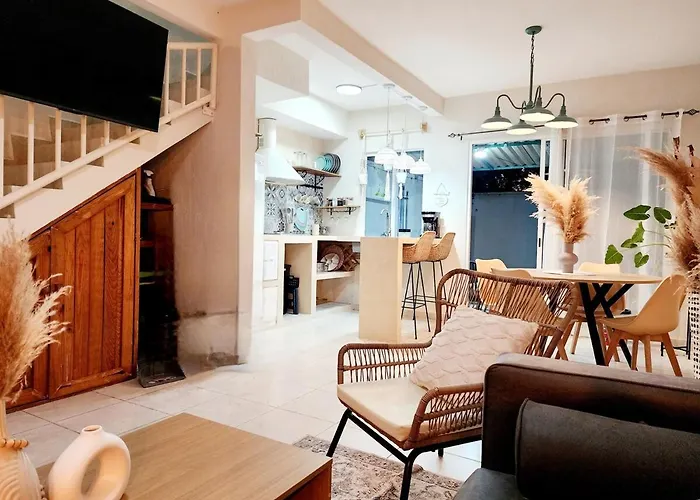 Casa Dharma, Cozy House Well Located In Town